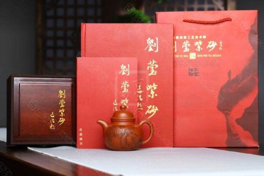 《掇球》