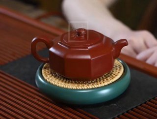 《八方納?！反蠹t袍清全手工老師作品收藏